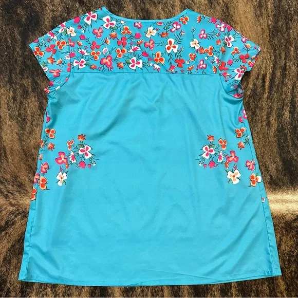 Size Large MISSLOOK blue blouse with red, white, and orange floral design - Picture 7 of 7